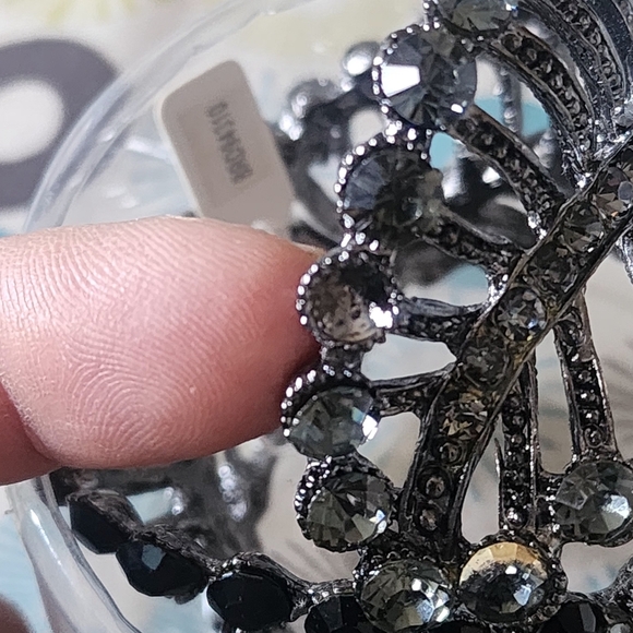 Statement Gunmetal with Crystals Wrap Feather Clamper Hinge Bracelet - Picture 10 of 10